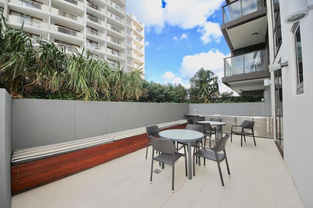 Broadbeach Apartment Level 10 With Beach Views Gold Coast Eksteriør billede