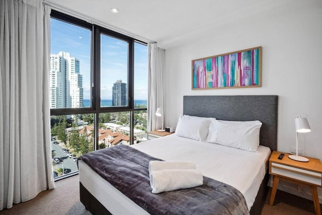 Broadbeach Apartment Level 10 With Beach Views Gold Coast Eksteriør billede