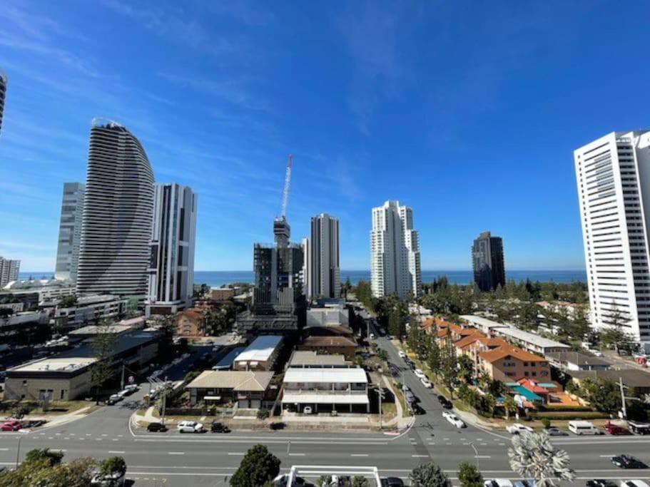 Broadbeach Apartment Level 10 With Beach Views Gold Coast Eksteriør billede