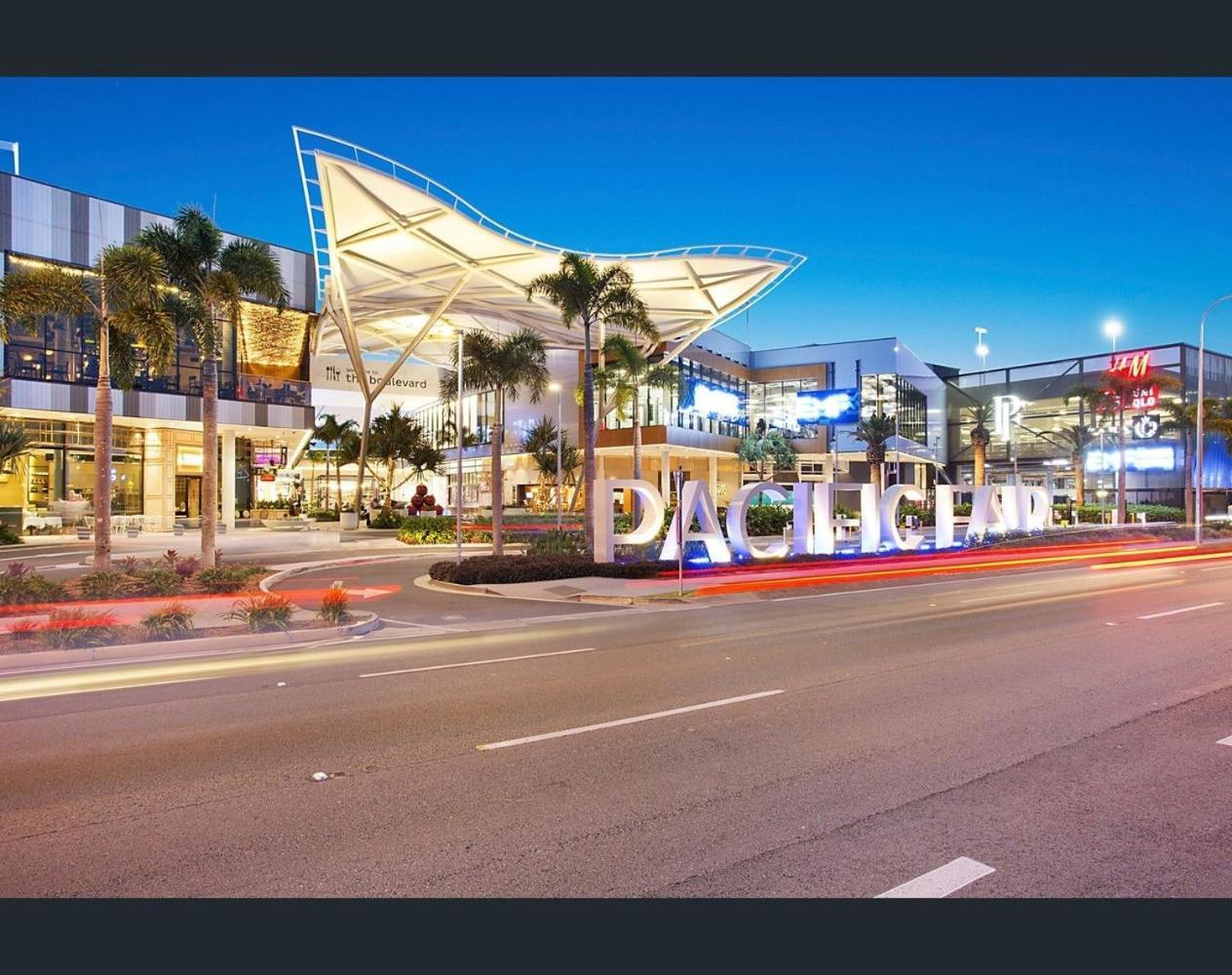 Broadbeach Apartment Level 10 With Beach Views Gold Coast Eksteriør billede